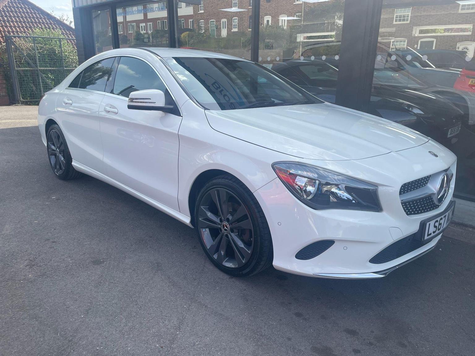 Mercedes Benz CLA