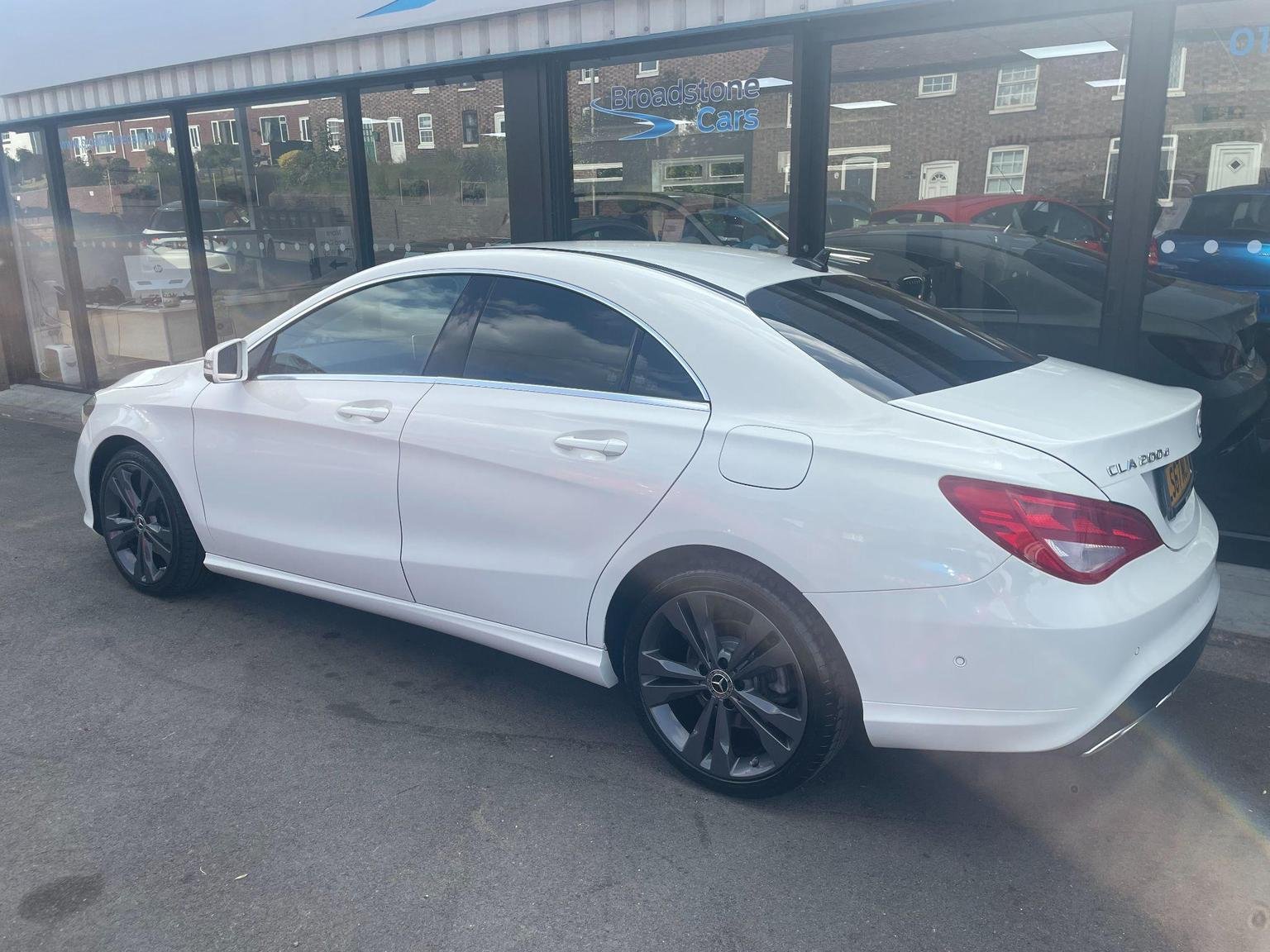 Mercedes Benz CLA