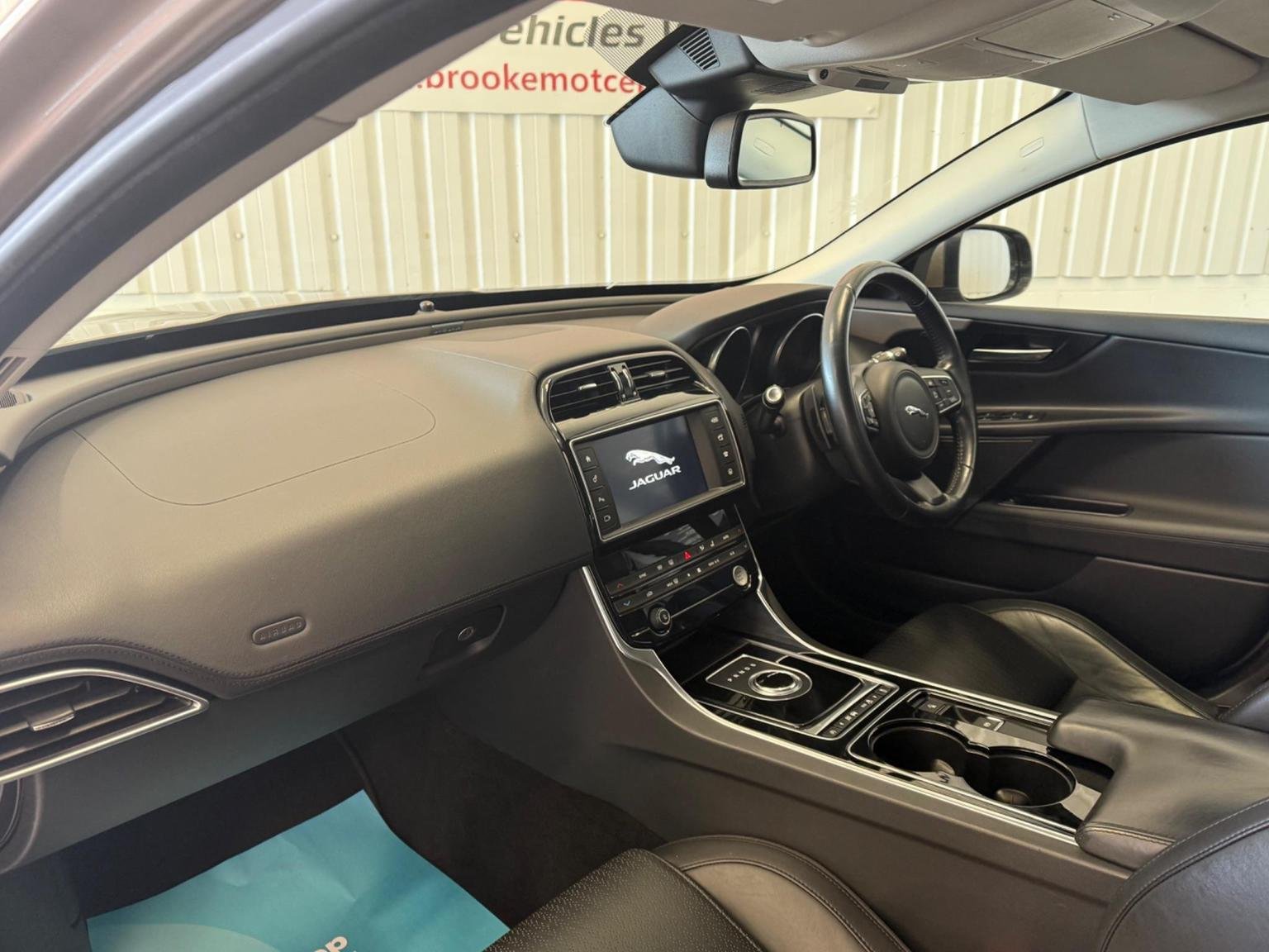 Jaguar XE