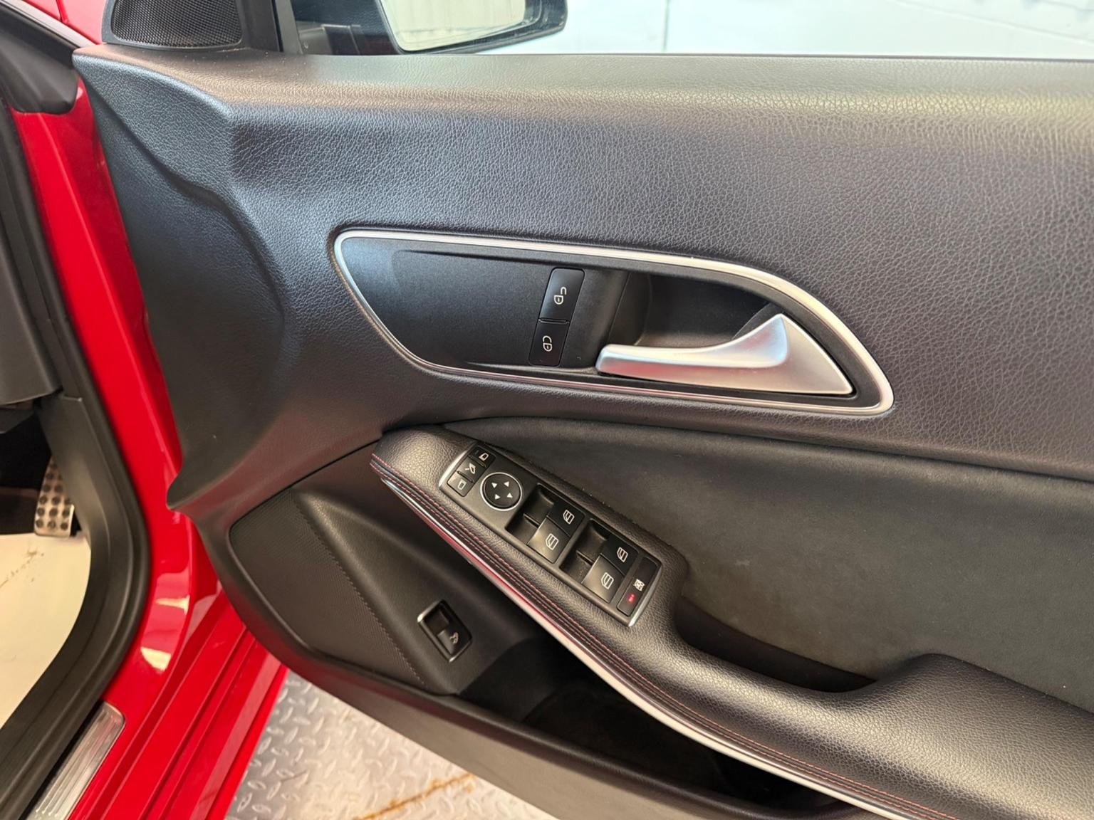 Mercedes Benz CLA