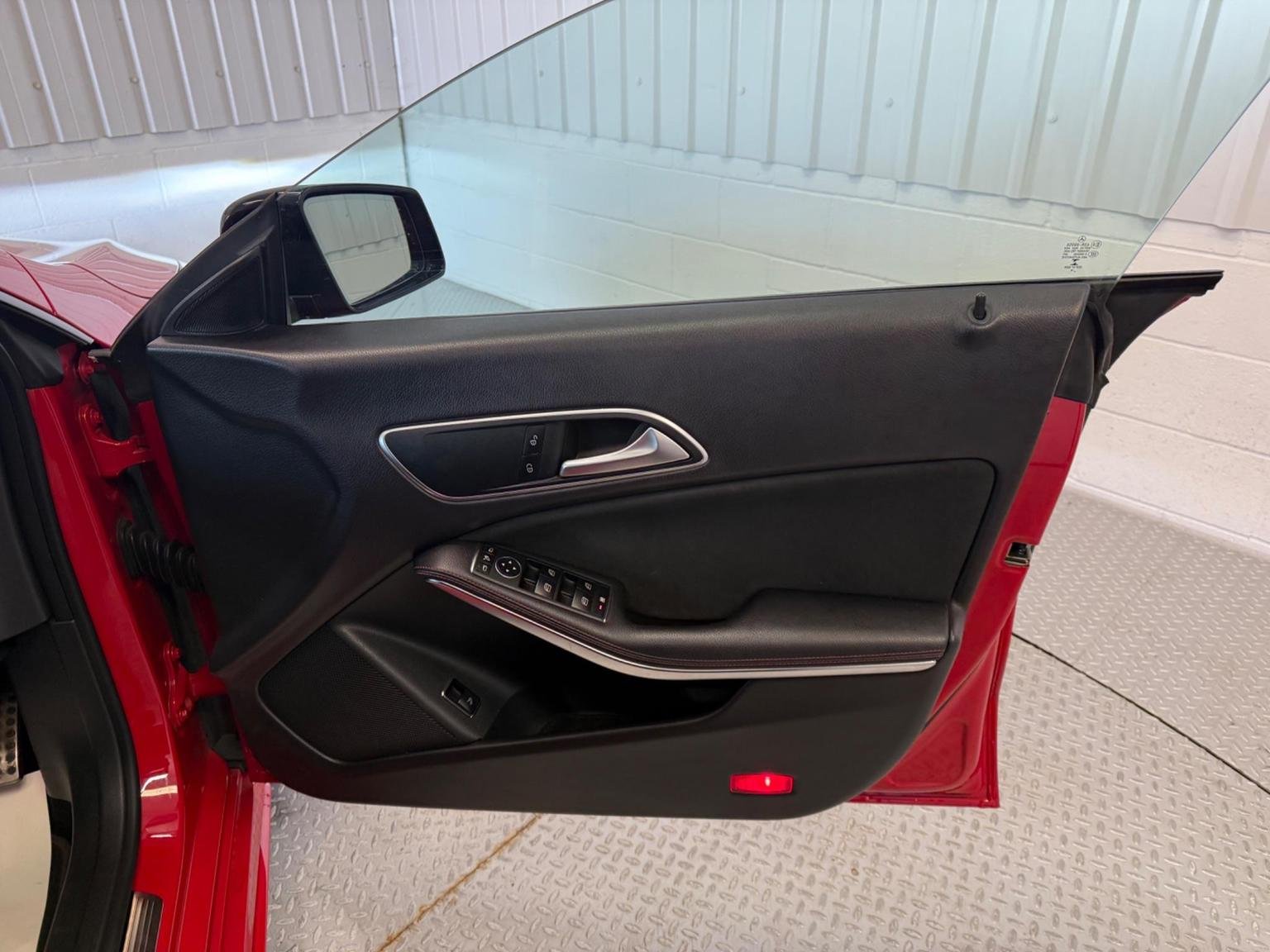 Mercedes Benz CLA