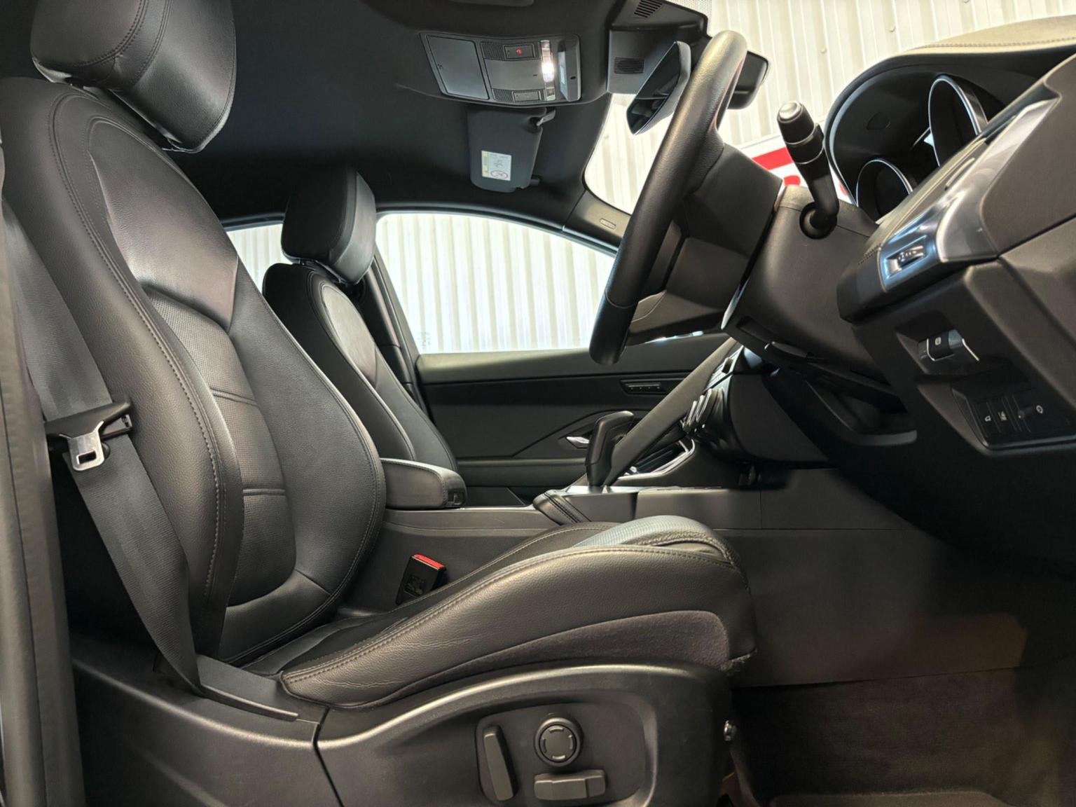 Jaguar E Pace