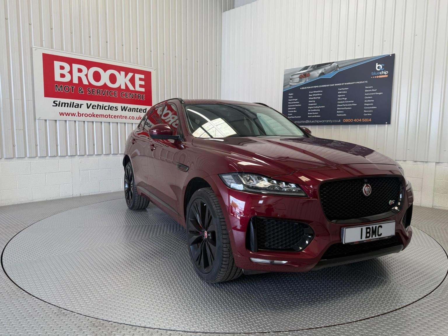 Jaguar F Pace