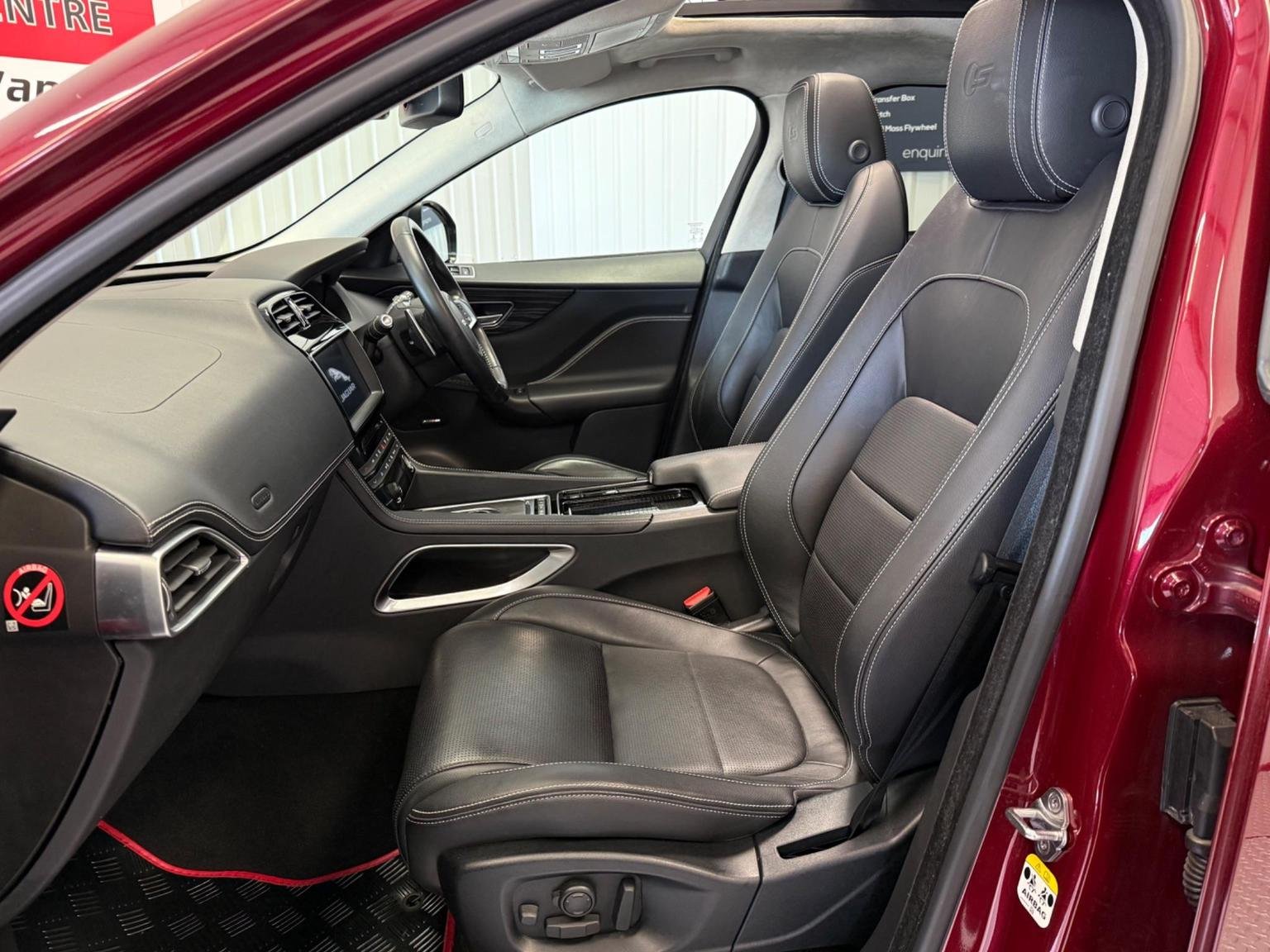 Jaguar F Pace
