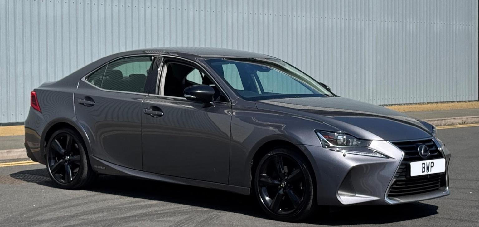 Lexus IS