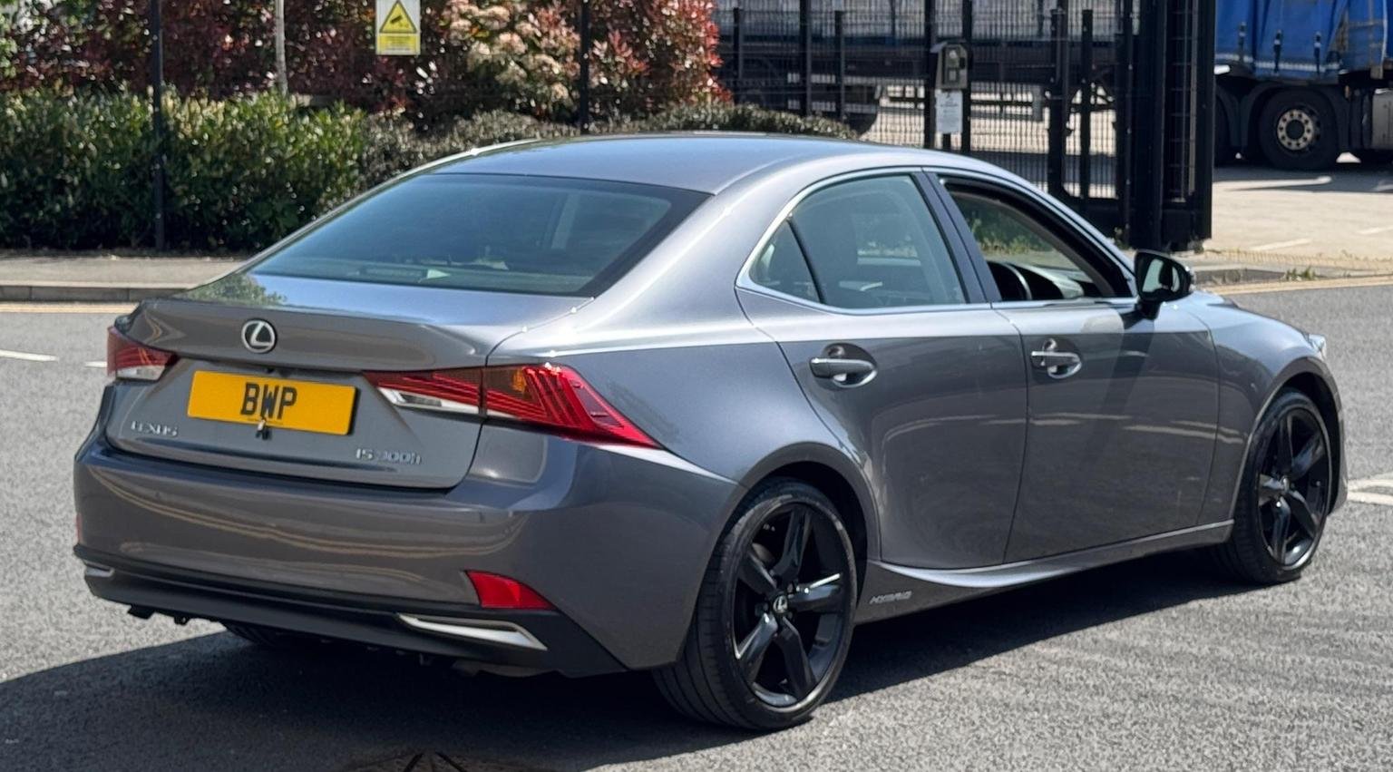 Lexus IS