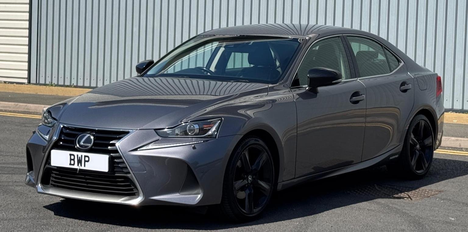 Lexus IS