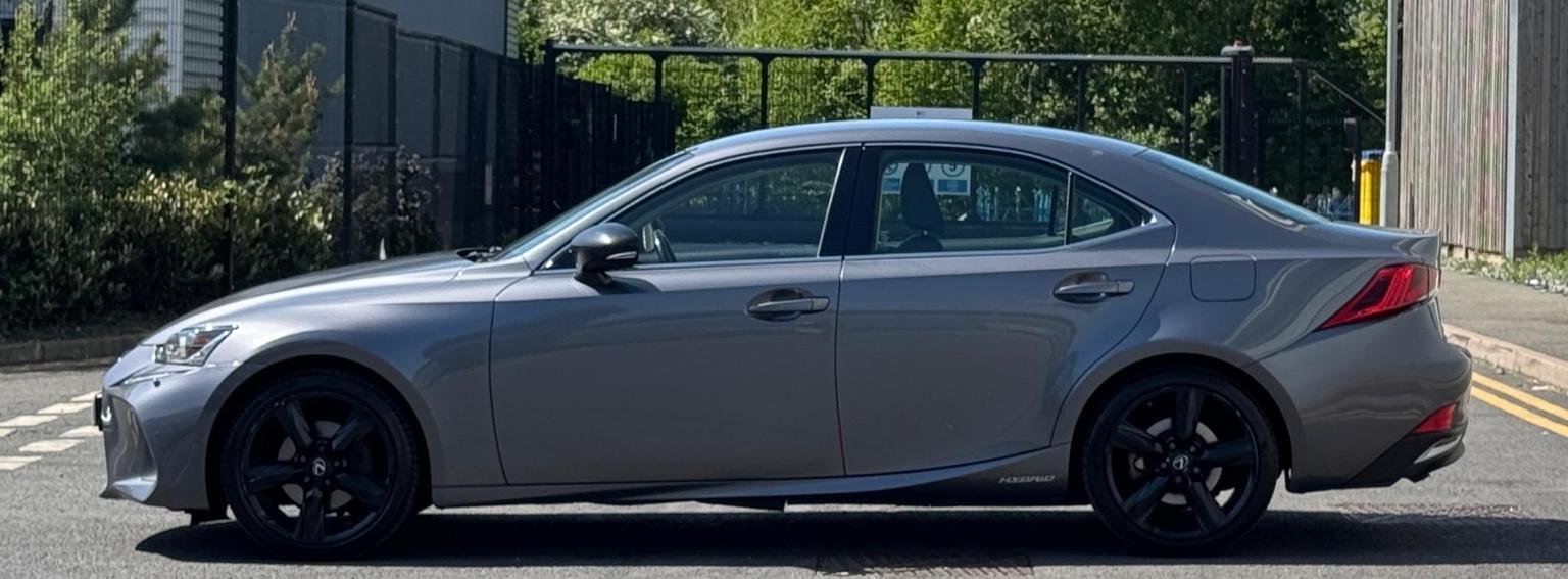 Lexus IS