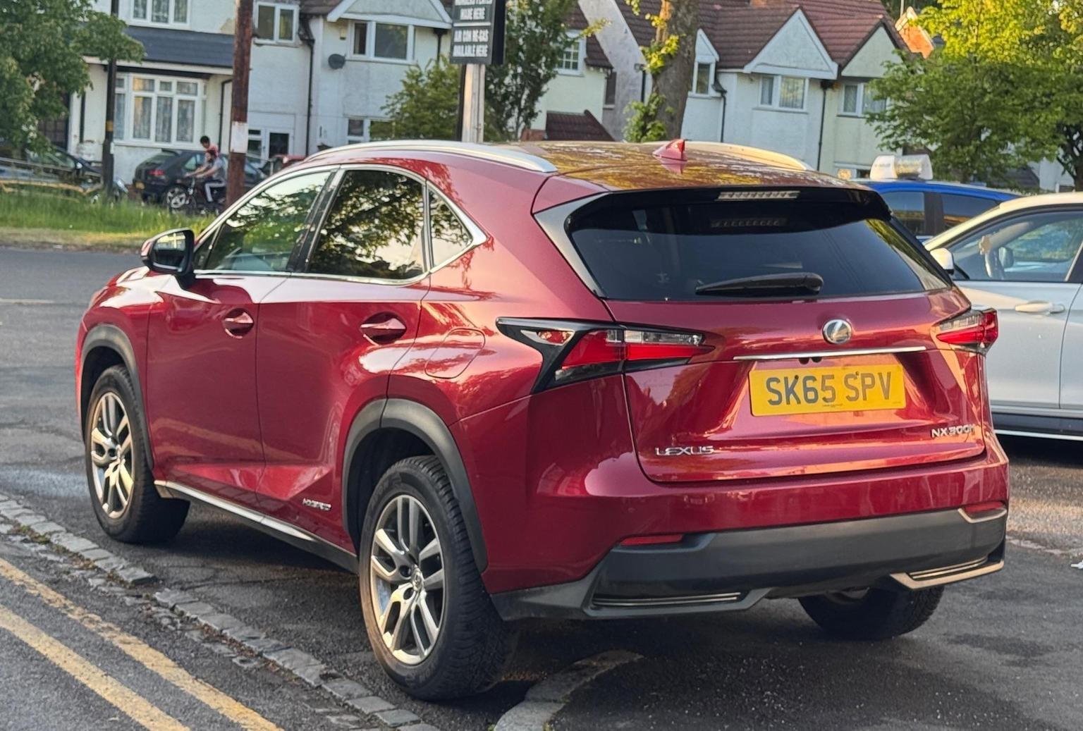 Lexus NX 300h