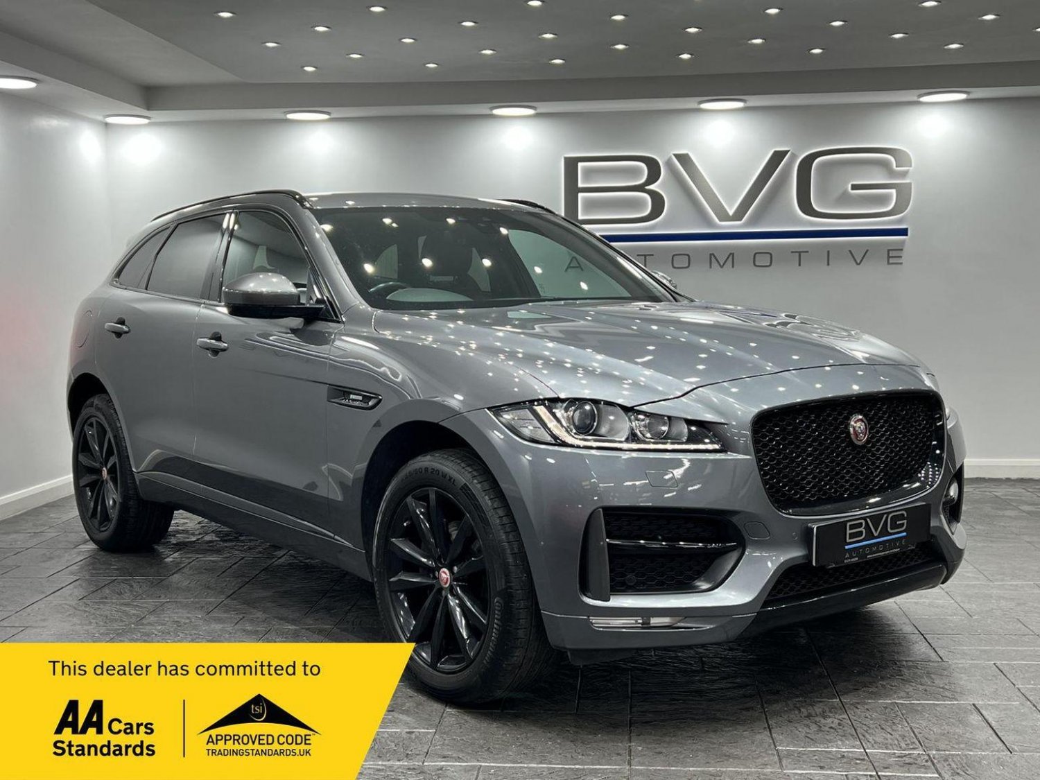 Jaguar F Pace