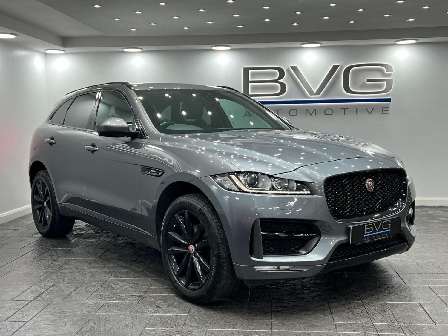 Jaguar F Pace