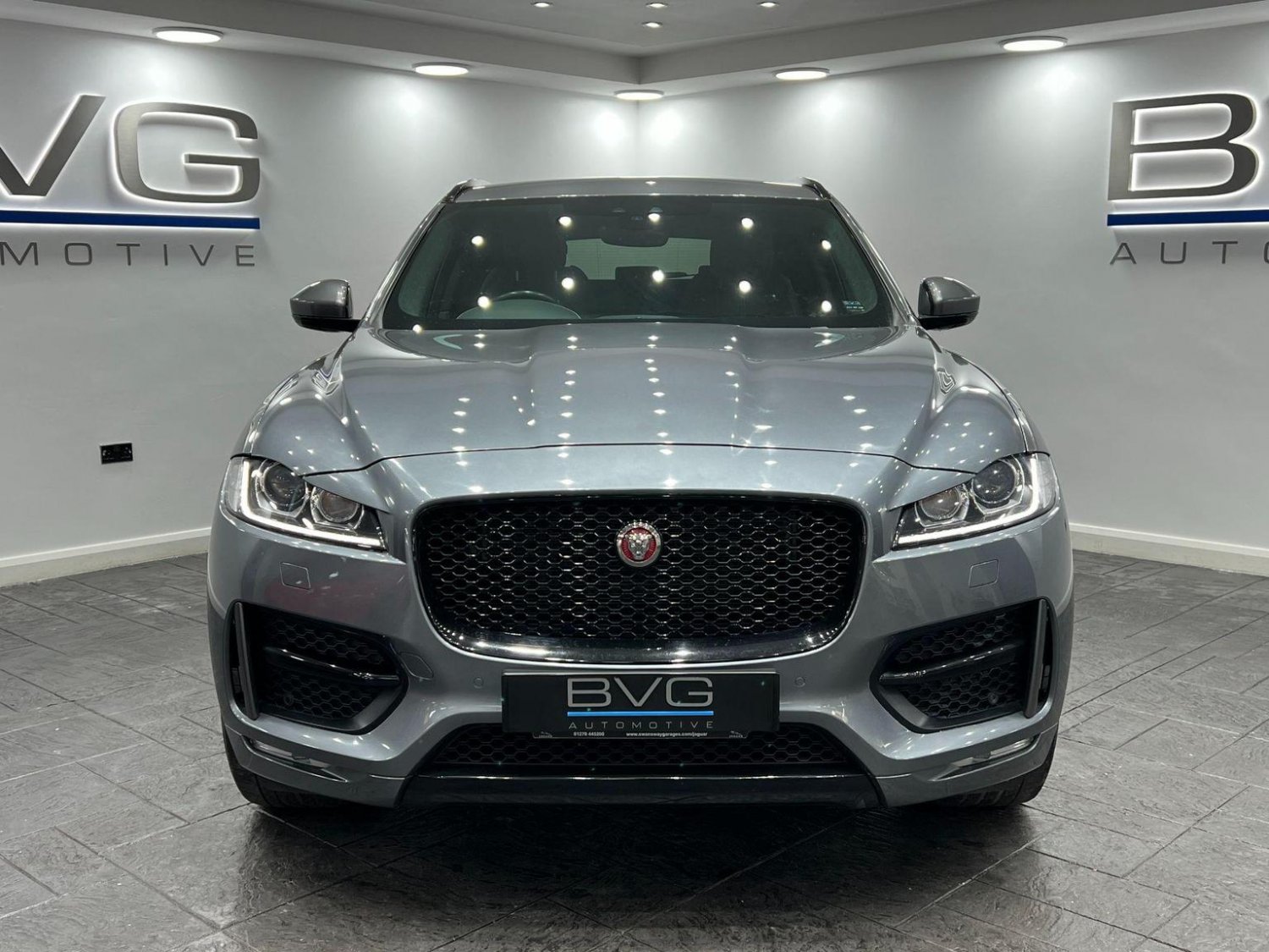 Jaguar F Pace