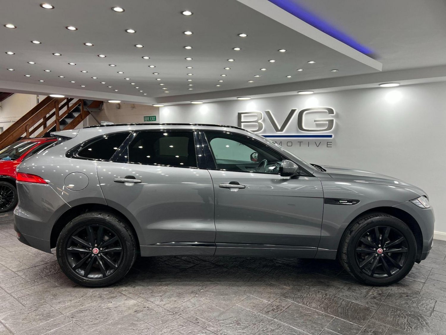 Jaguar F Pace