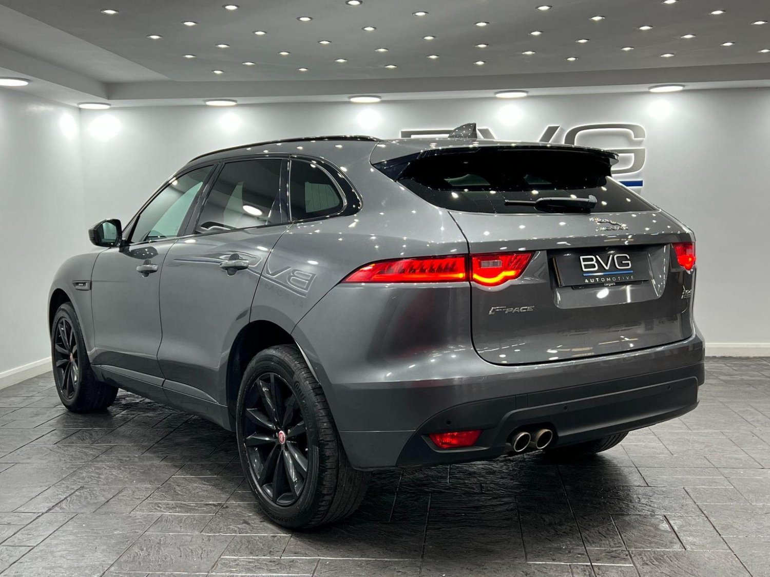 Jaguar F Pace