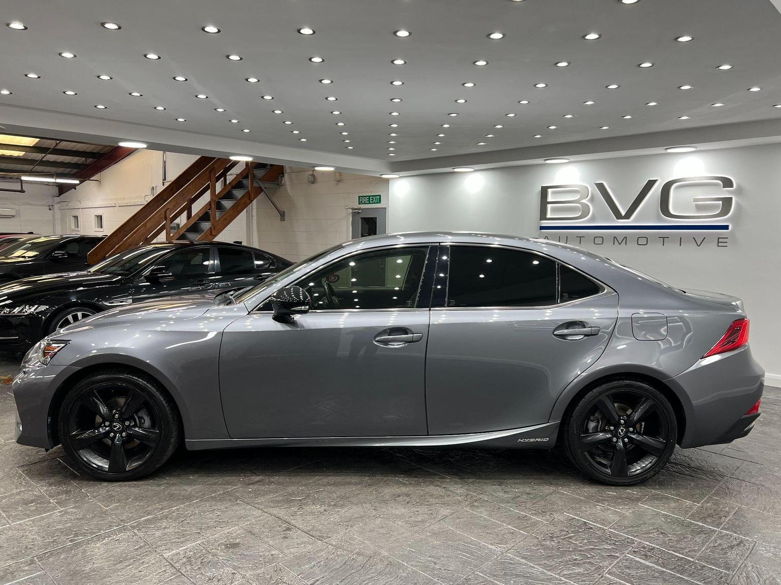Lexus IS