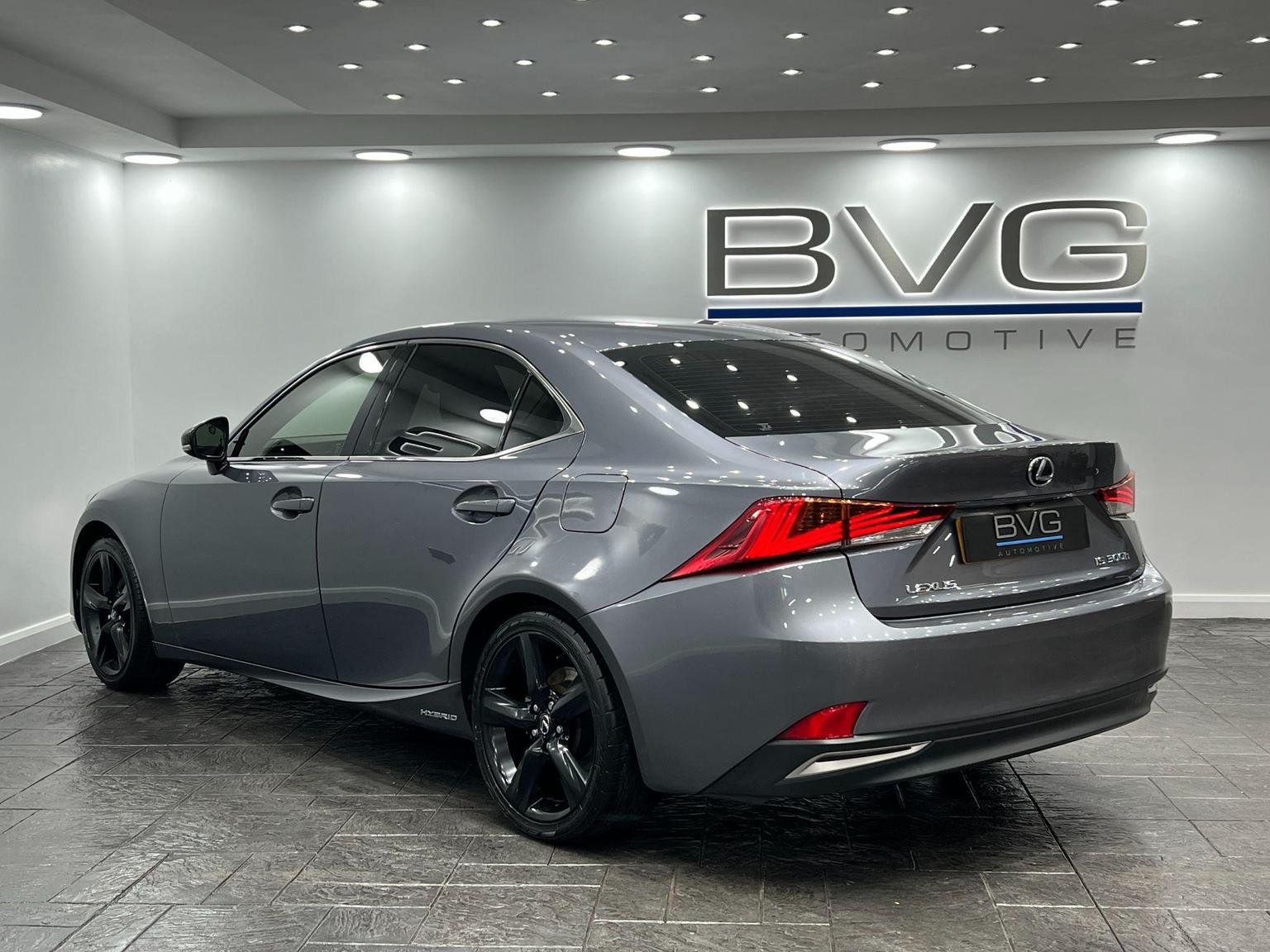 Lexus IS