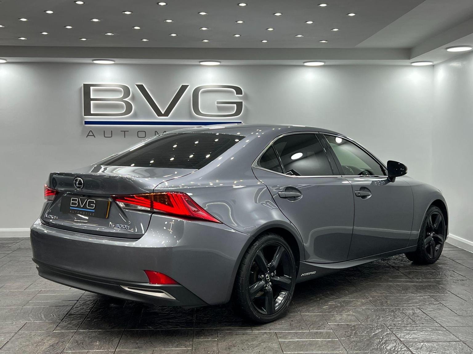 Lexus IS