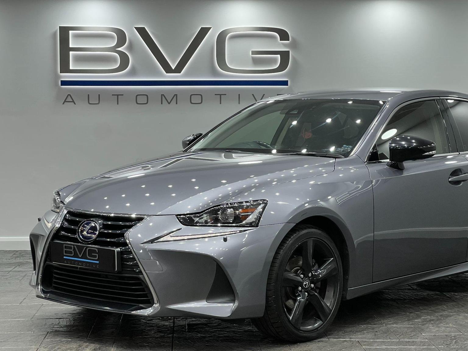 Lexus IS