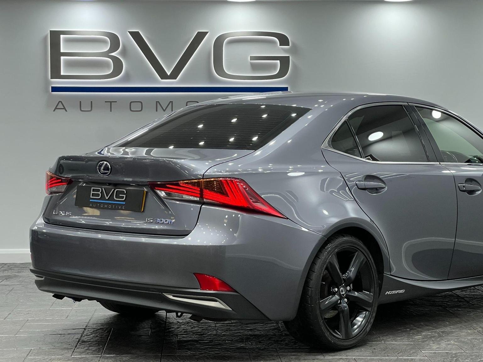 Lexus IS