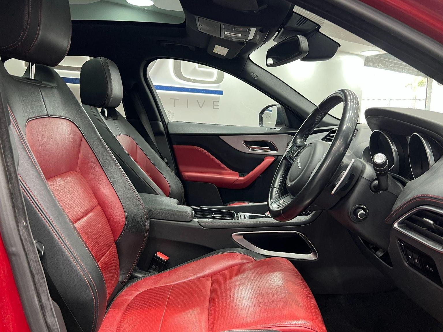 Jaguar F Pace