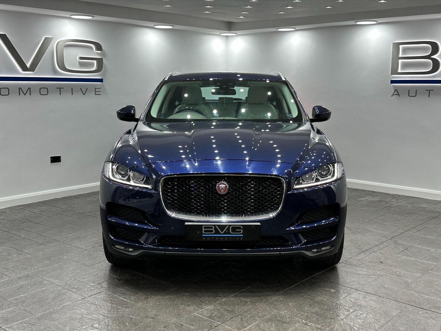 Jaguar F Pace