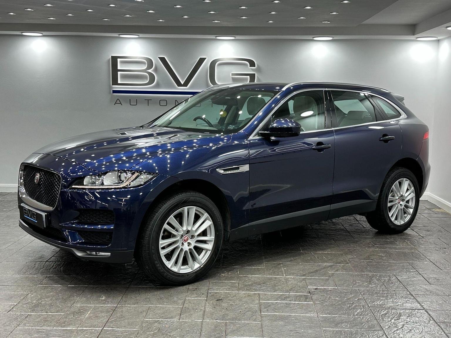 Jaguar F Pace