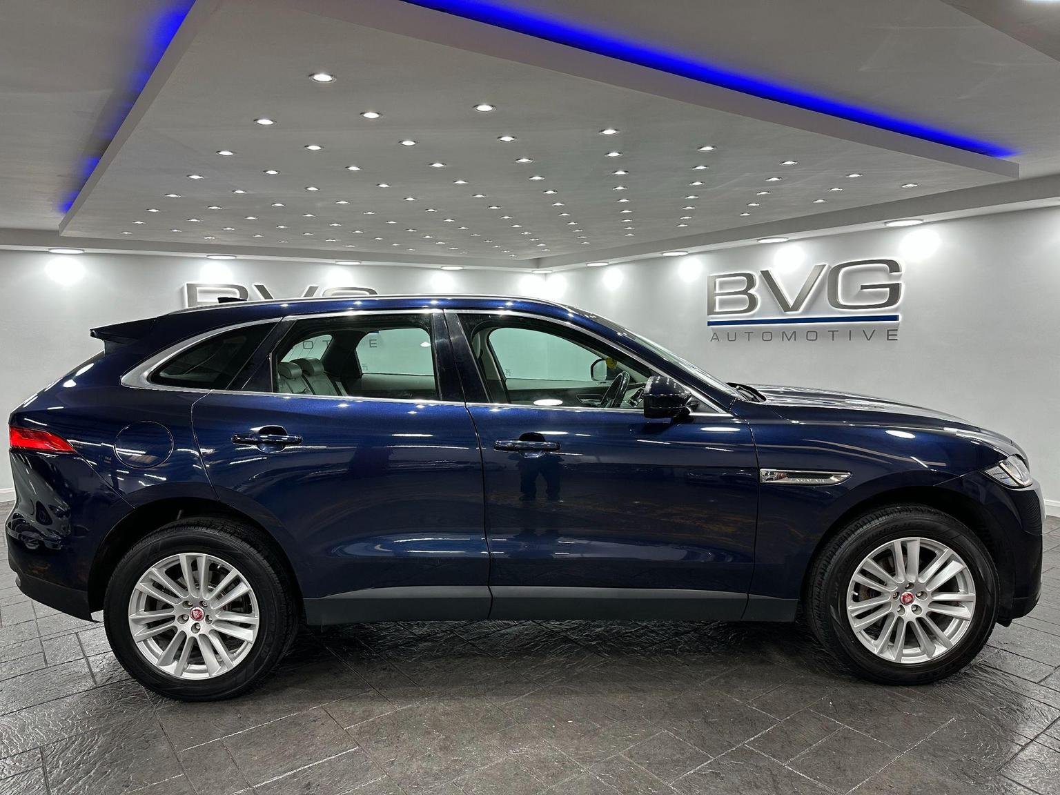 Jaguar F Pace