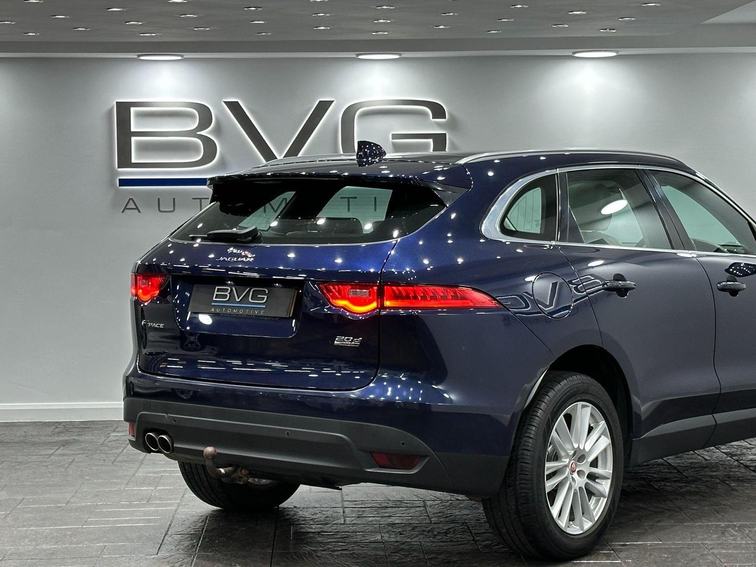 Jaguar F Pace