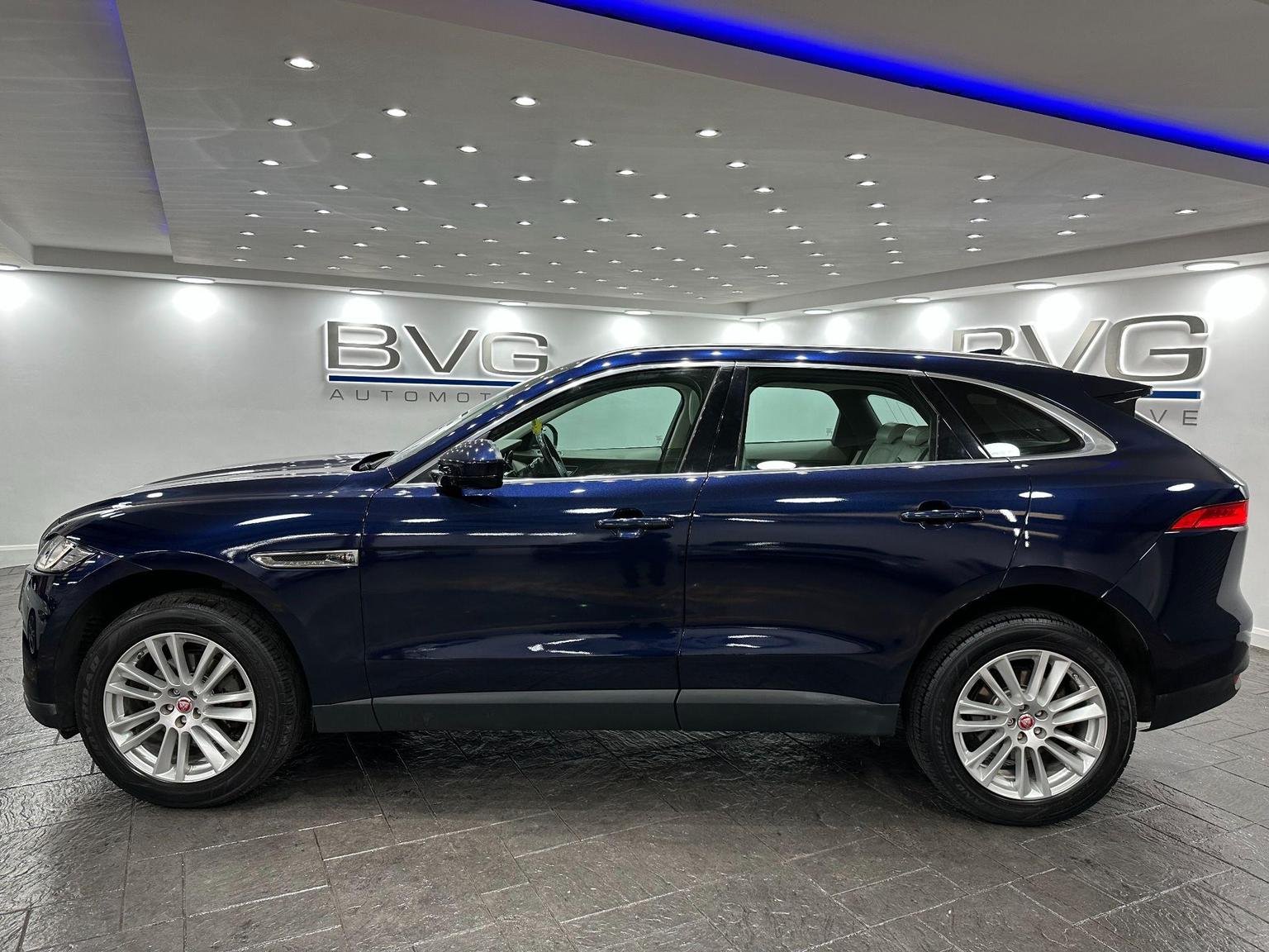 Jaguar F Pace