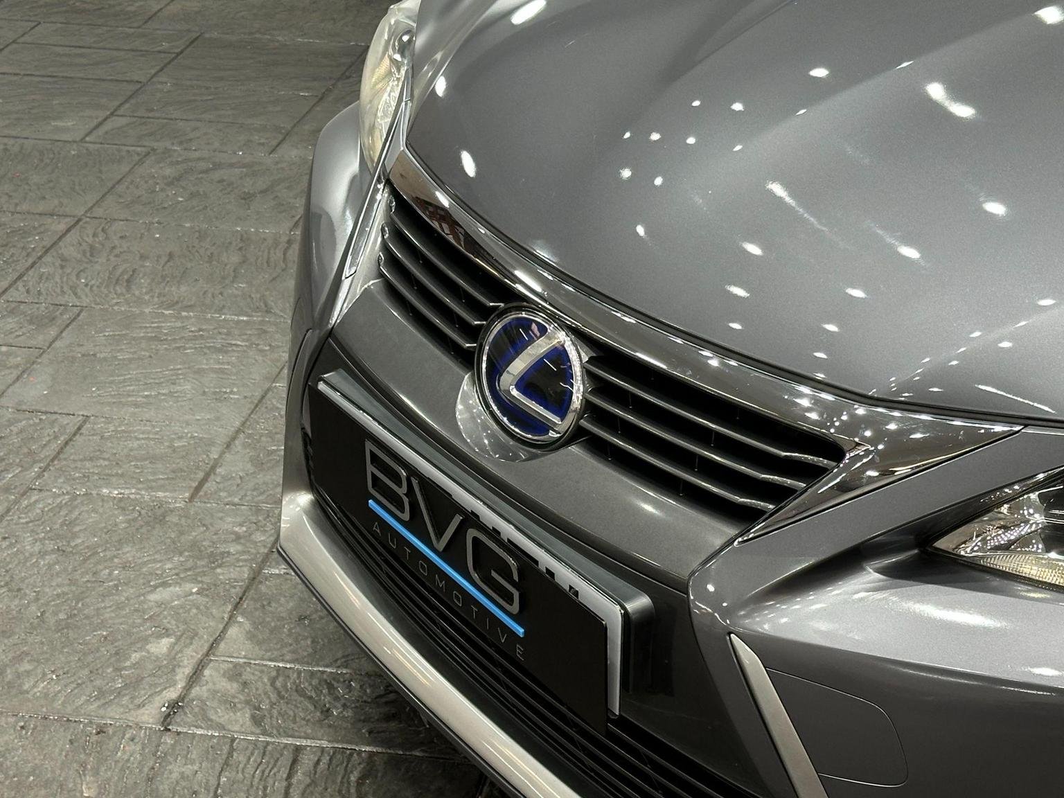 Lexus CT 200h