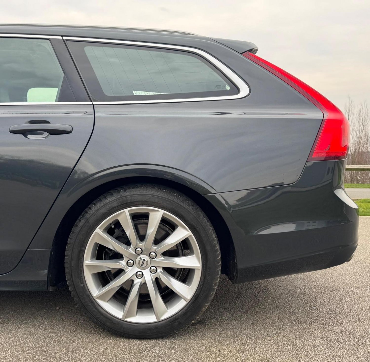 Volvo V90