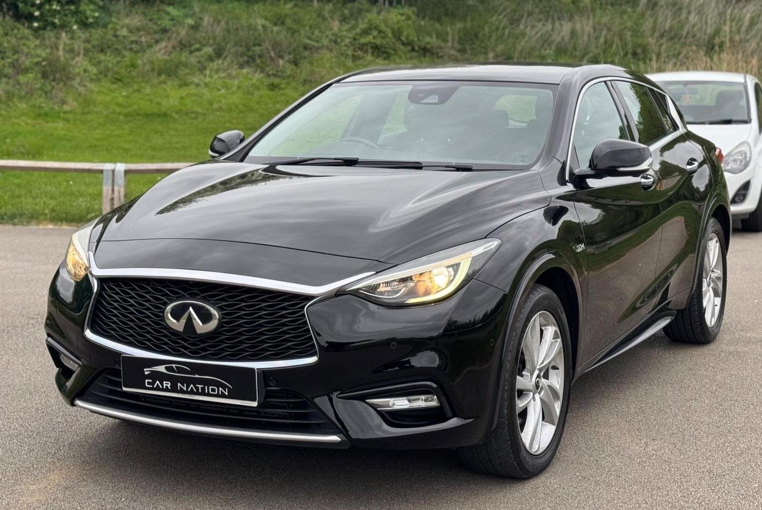 Infiniti Q30