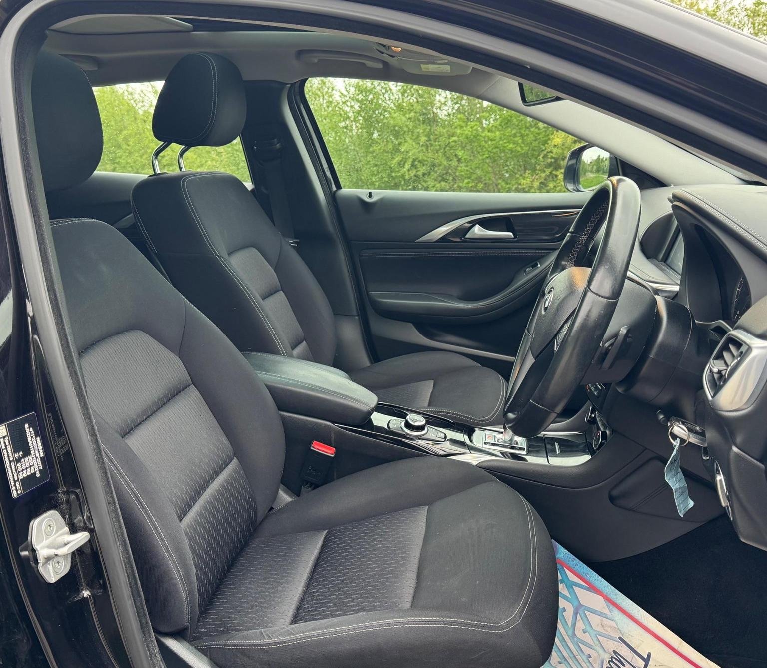 Infiniti Q30