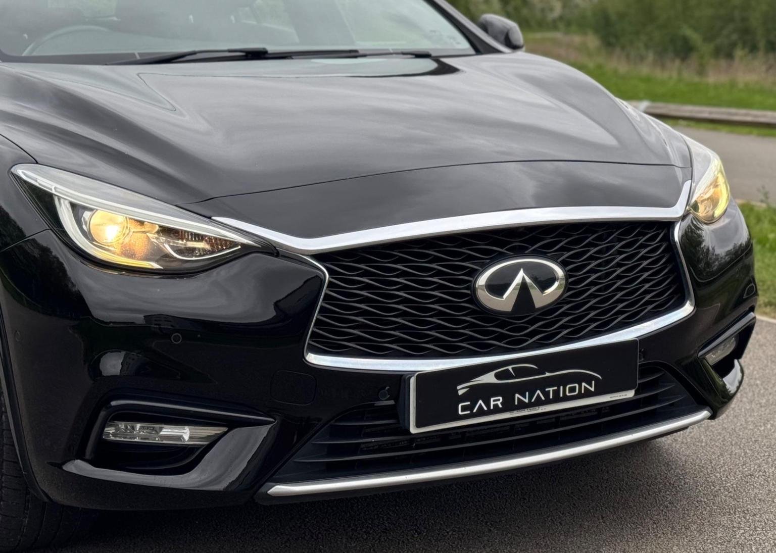 Infiniti Q30