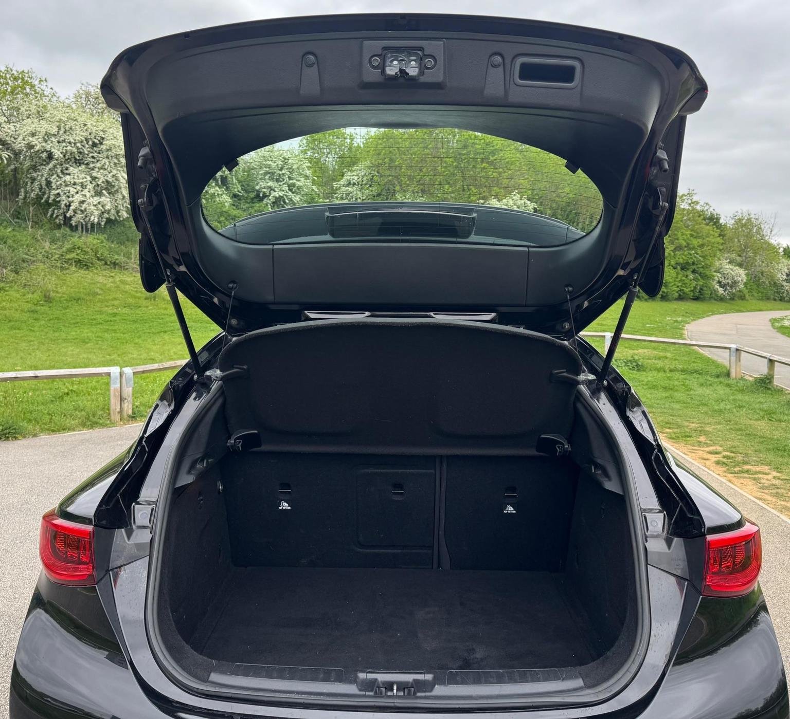 Infiniti Q30
