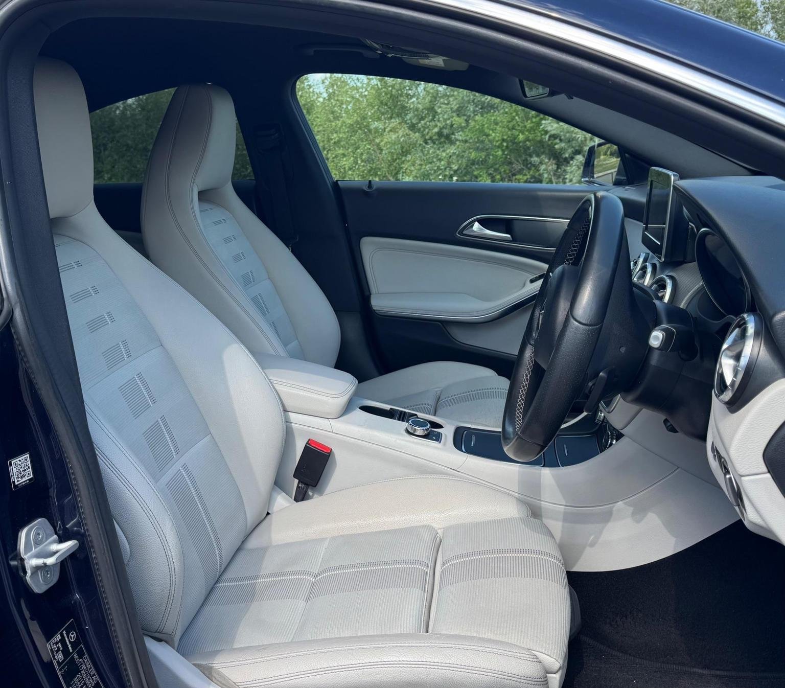 Mercedes Benz CLA