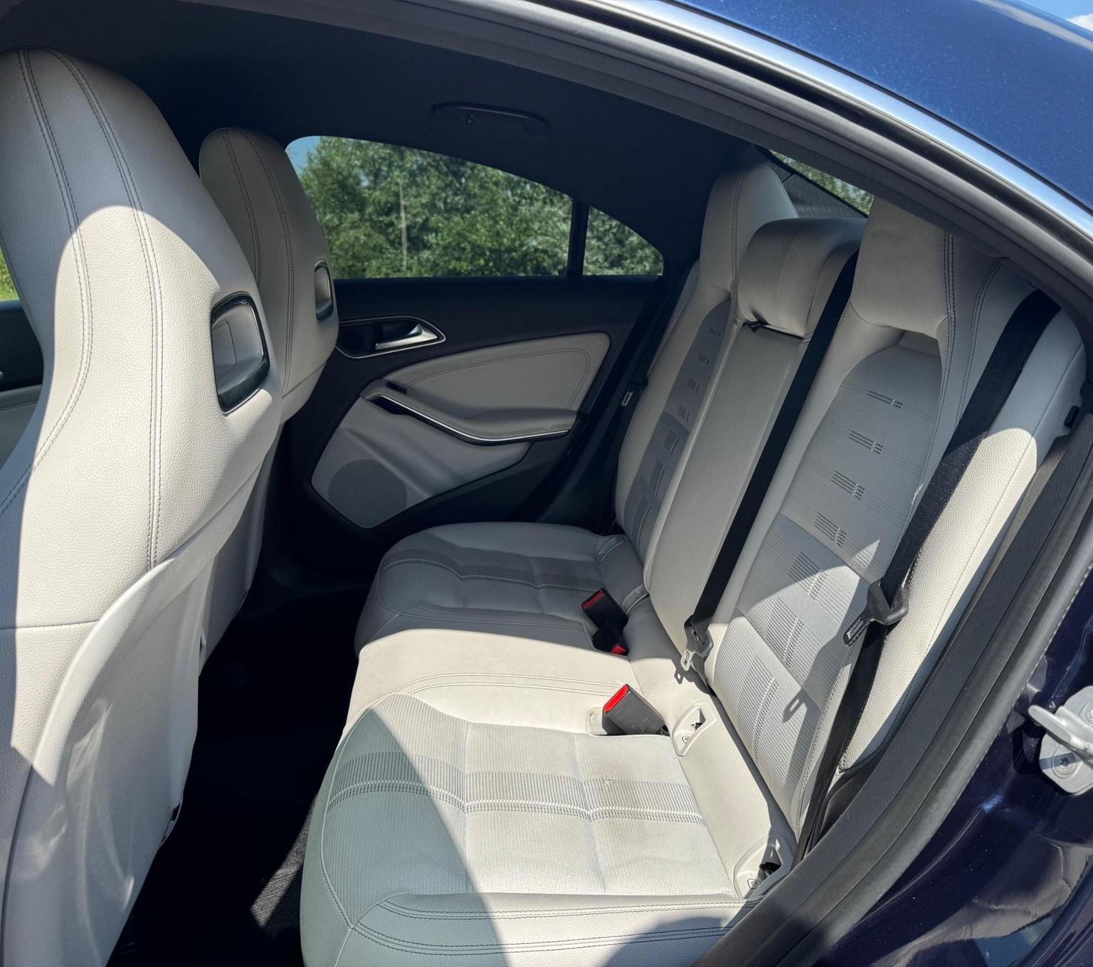 Mercedes Benz CLA