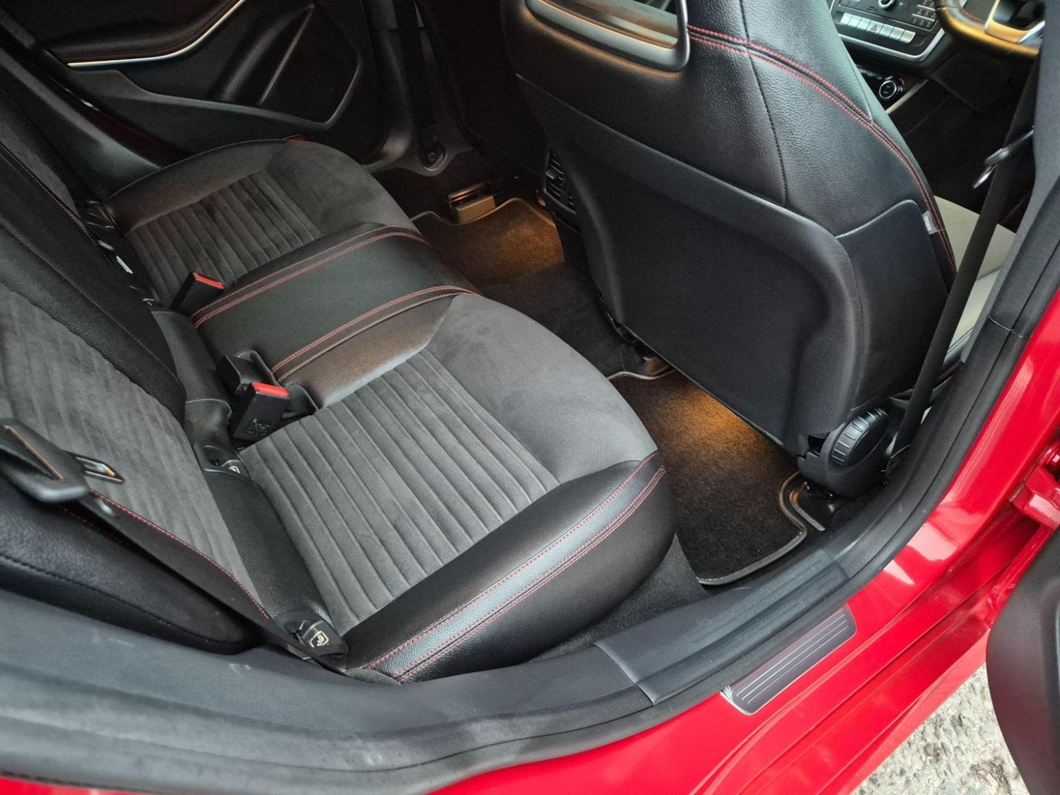 Mercedes Benz CLA
