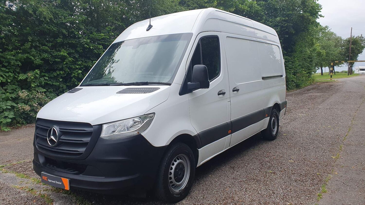 Mercedes Benz Sprinter
