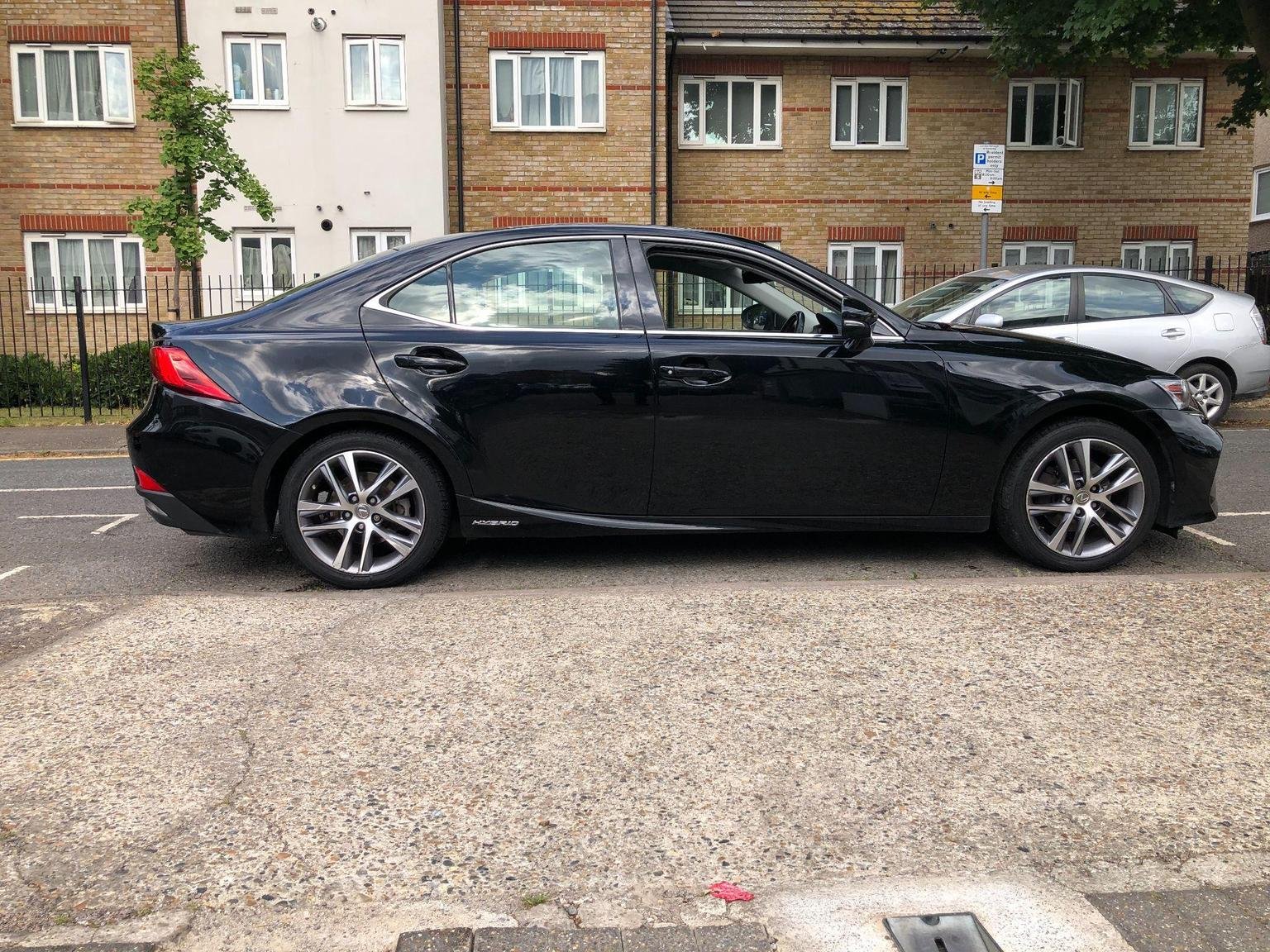 Lexus IS