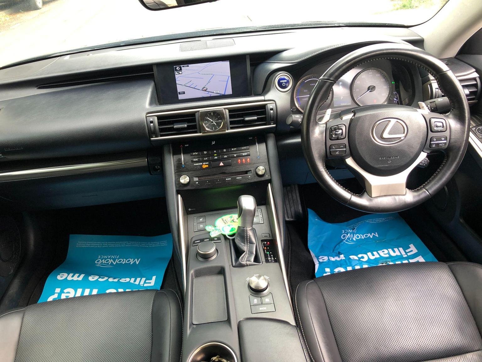 Lexus IS