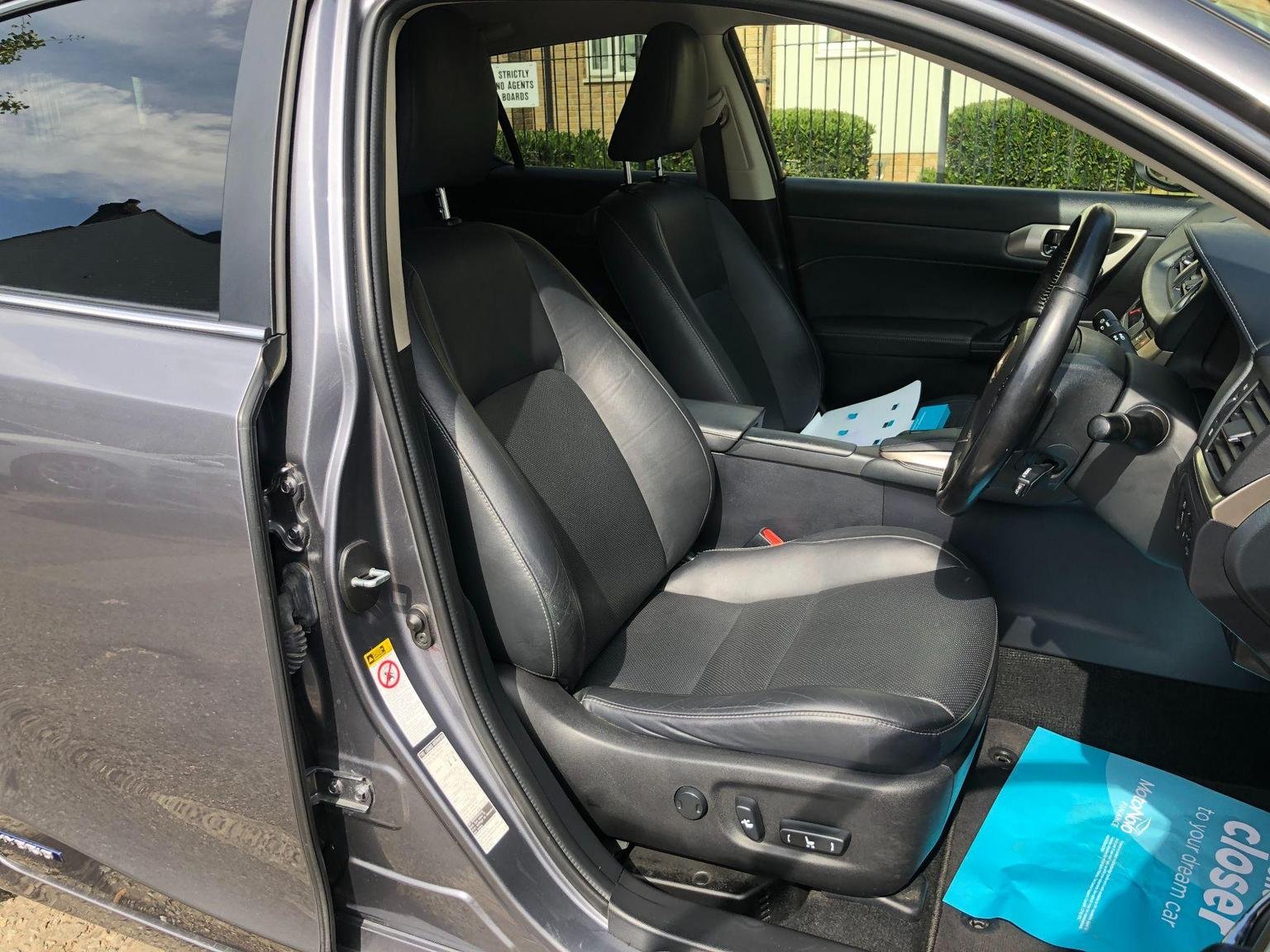 Lexus CT 200h