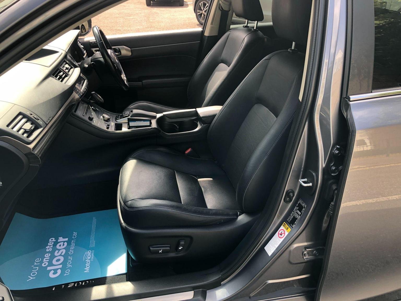 Lexus CT 200h