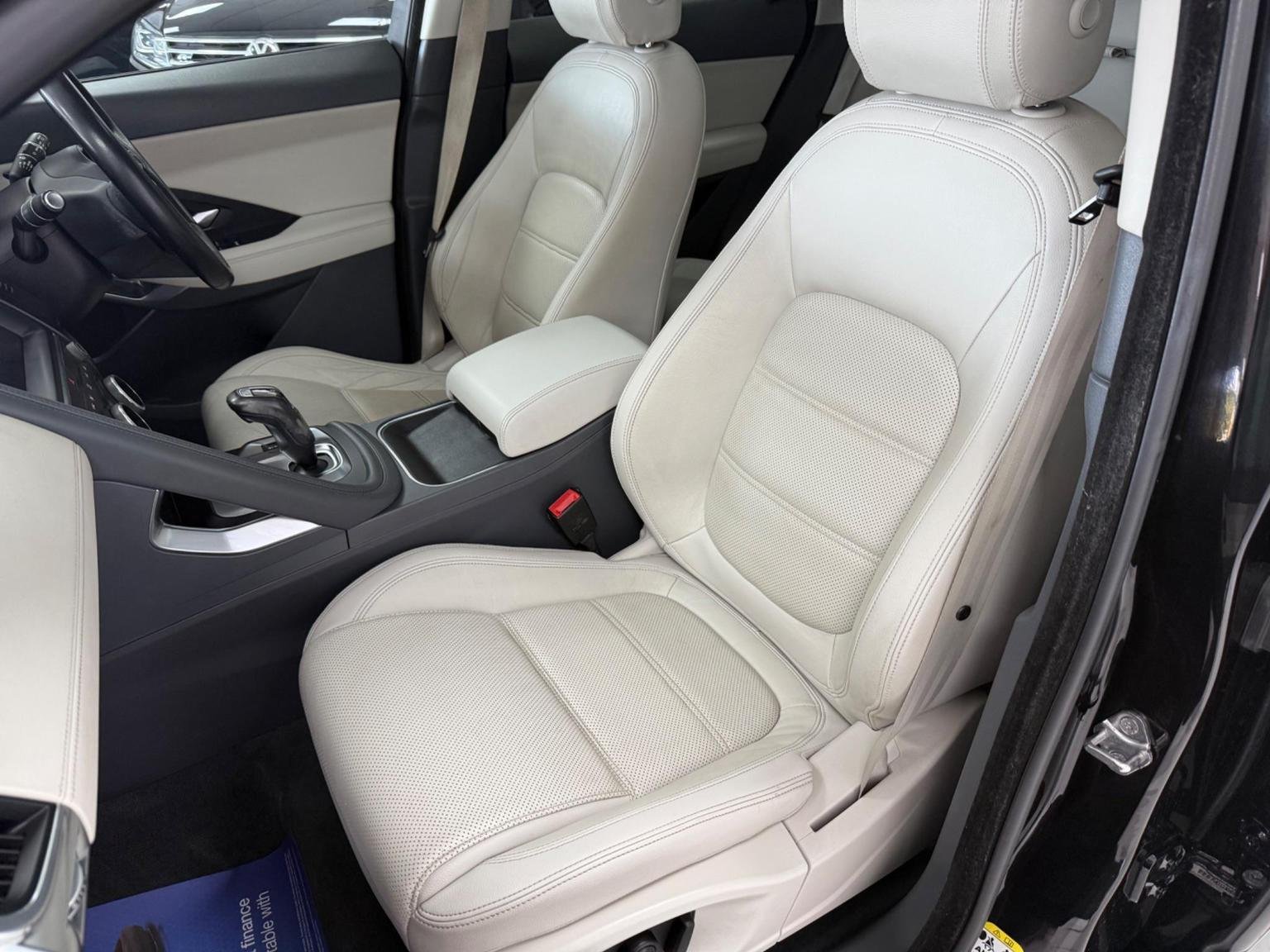 Jaguar E Pace