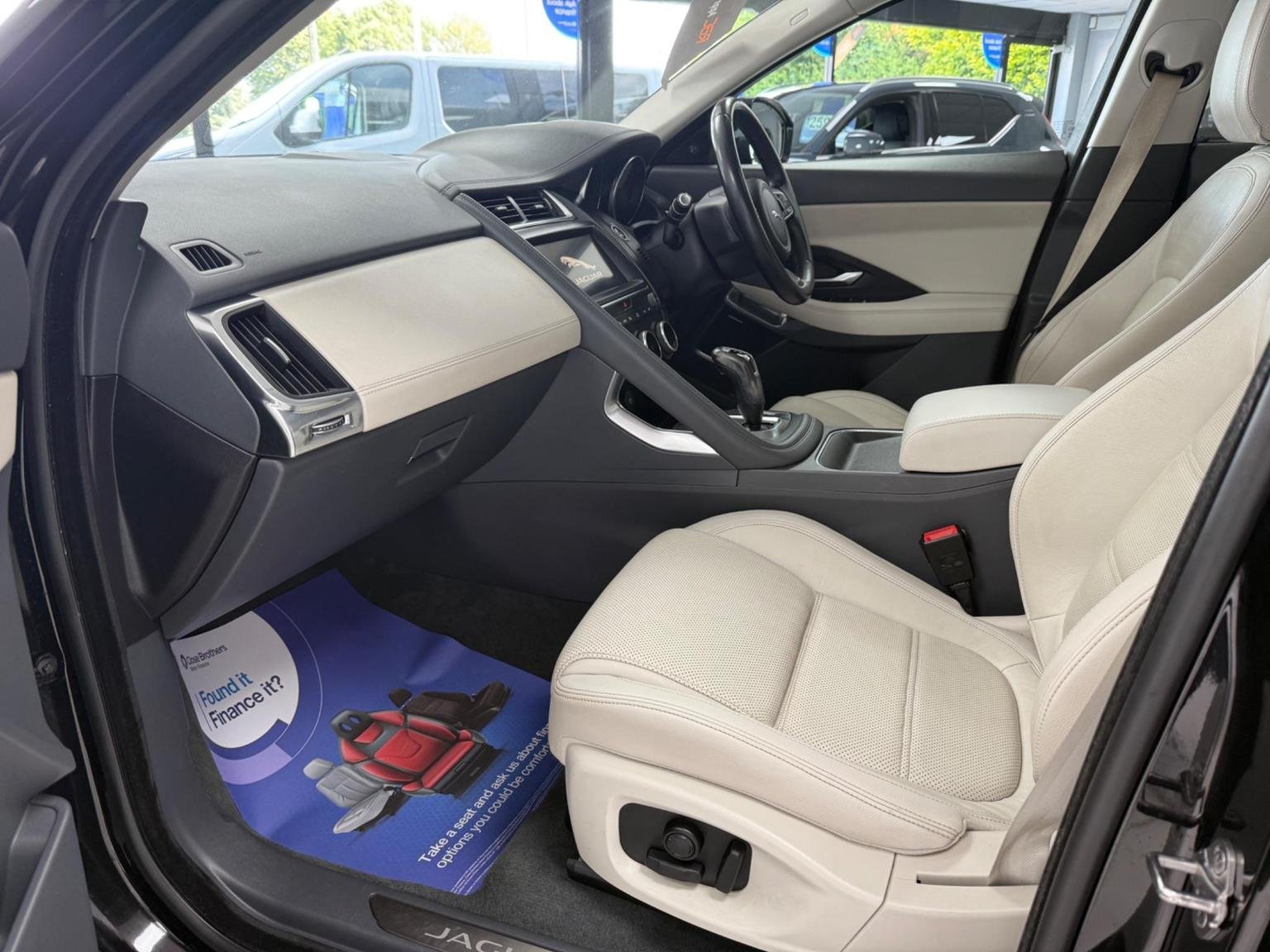 Jaguar E Pace
