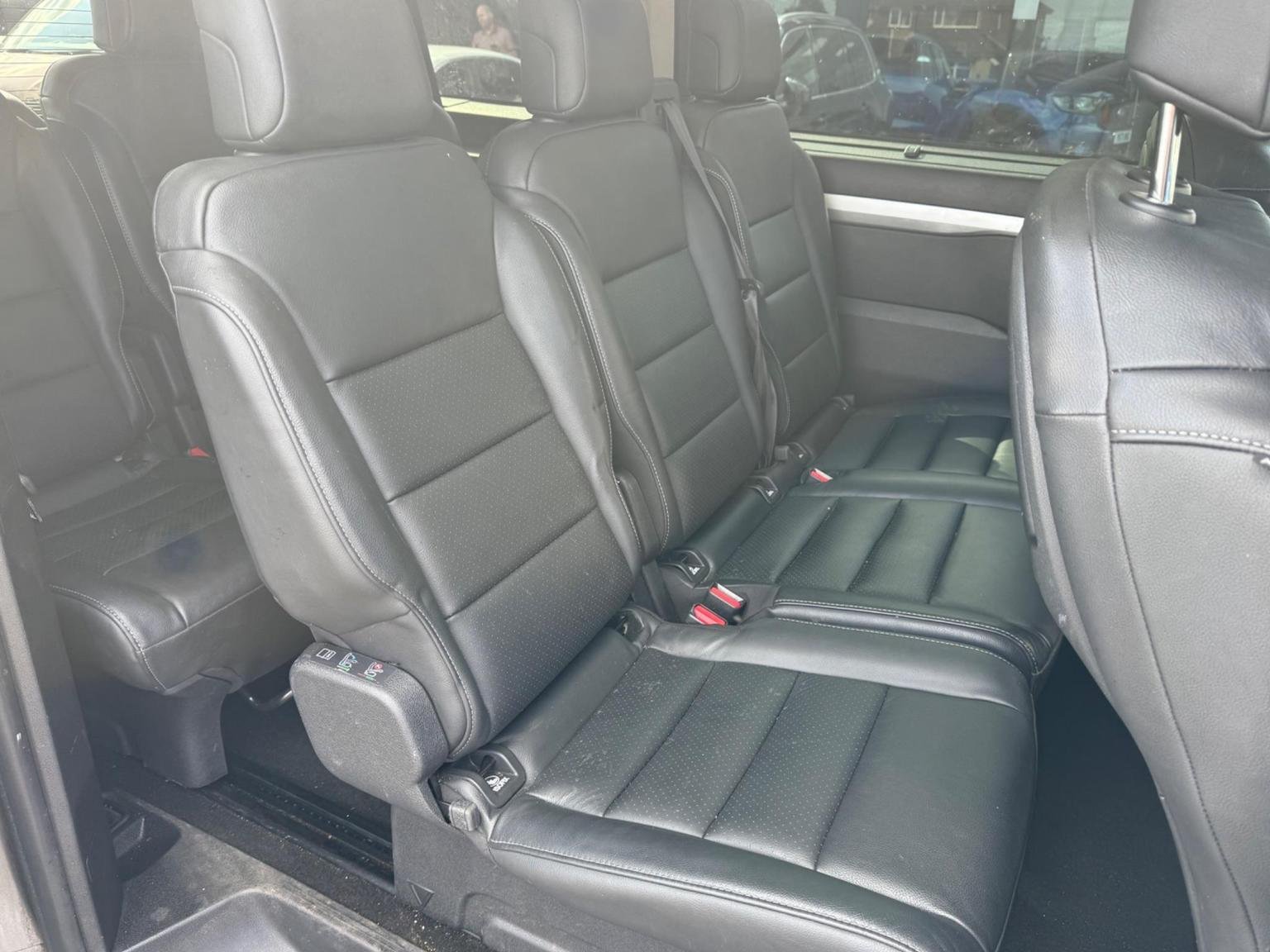 Peugeot Traveller