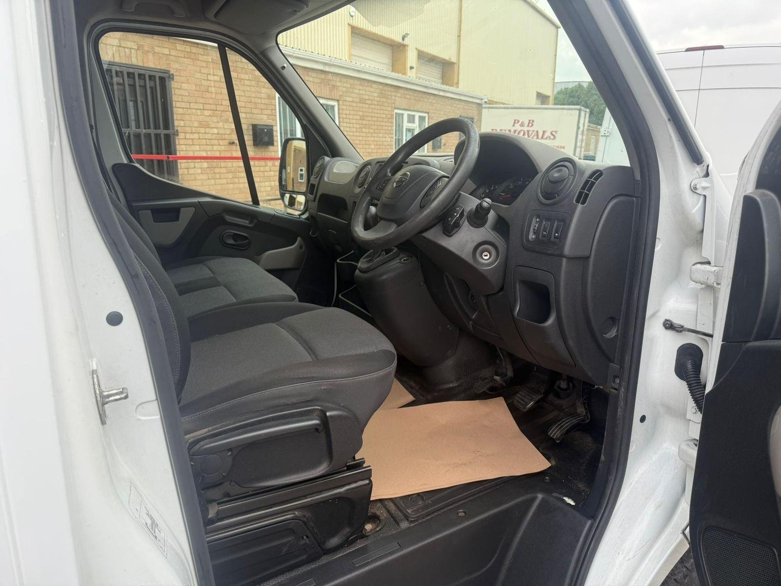 Nissan NV400