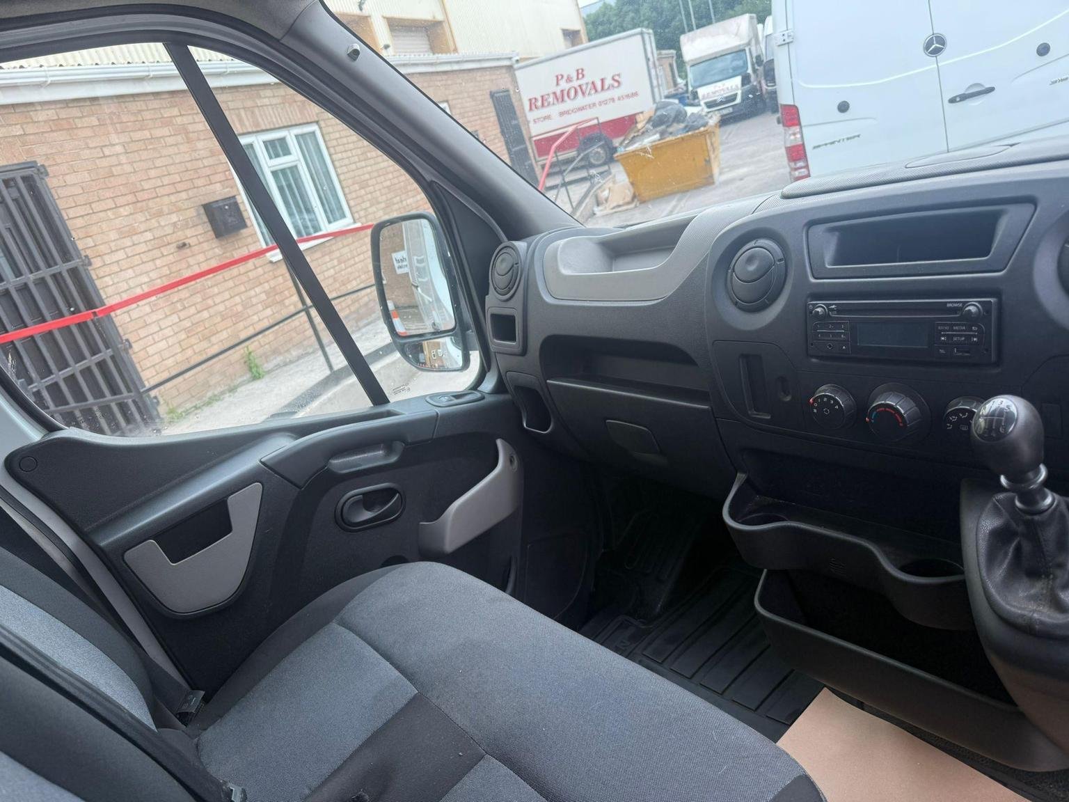 Nissan NV400
