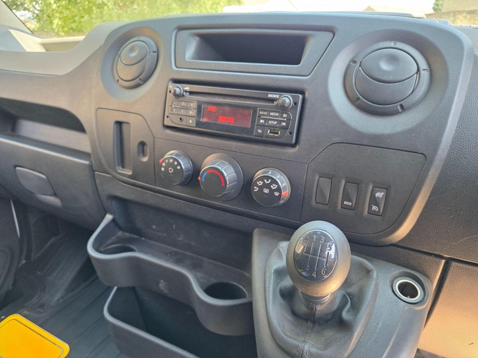 Nissan NV400