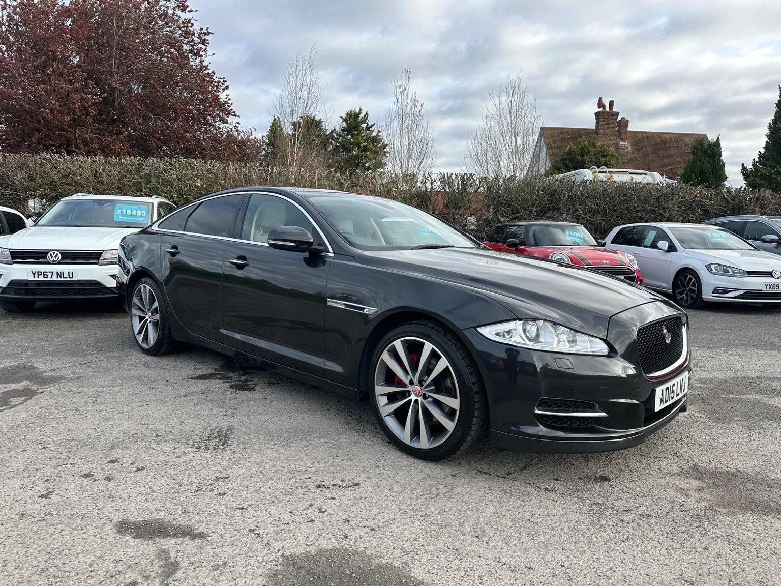 Jaguar XJ